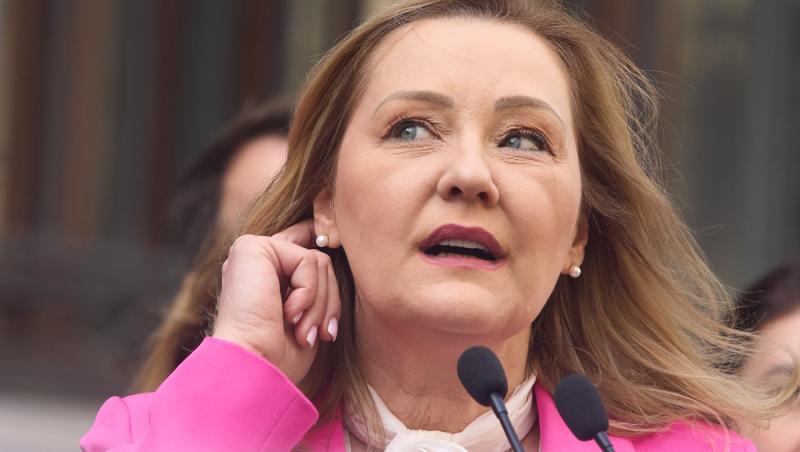 Cât costă cea mai scumpă rochie din garderoba Elenei Lasconi. Cea mai ieftină nu depășește 40 de lei