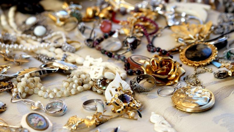 Artefacte dacice vândute la târgul de vechituri. Ce a declarat Poliția