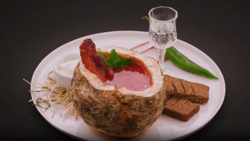Jurații Chefi la cuțite, uimiți când au văzut ce plating neobișnuit a folosit Vadim Broslav pentru borșul roșu de sfeclă