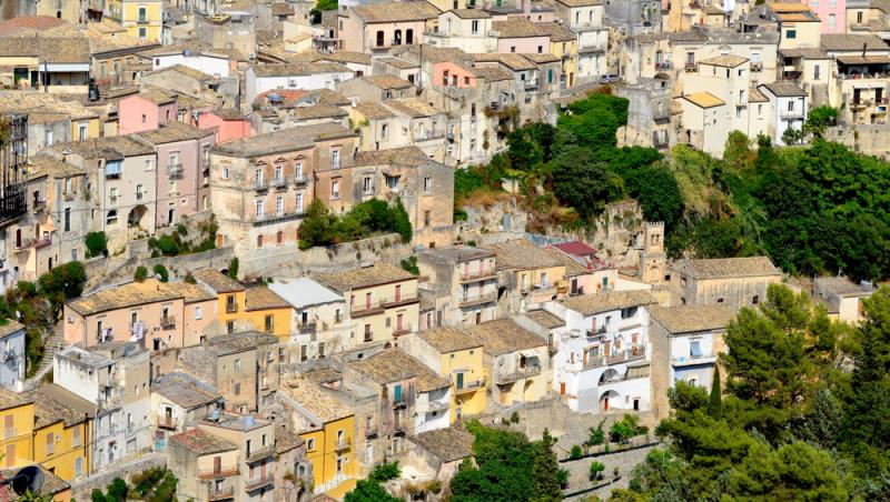 Case scoase la vânzare în Italia pentru 1 euro. Cum arată la interior și ce secrete ascund