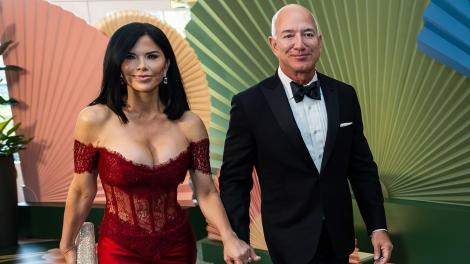 Se anunță a fi nunta secolului! Jeff Bezos, unul dintre cei mai bogați oameni din lume, se însoară cu logodnica sa, Lauren Sanchez