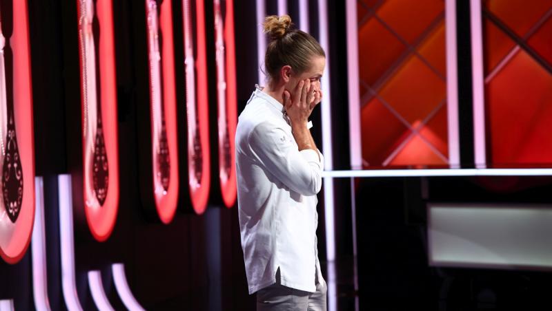 Toți jurații i-au oferit cuțitele de aur lui Claudiu Gherguț, în ediția de ieri. Concurentul a ales echipa lui Chef Orlando