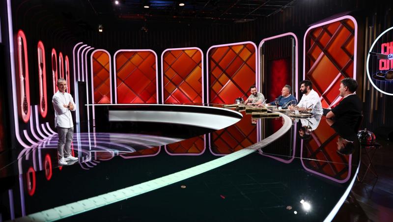 Toți jurații i-au oferit cuțitele de aur lui Claudiu Gherguț, în ediția de ieri. Concurentul a ales echipa lui Chef Orlando