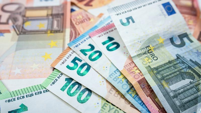 Veste extraordinară pentru unii români care au credit! Ratele lunare vor scădea de la 1 aprilie. Ce diferențe vor fi