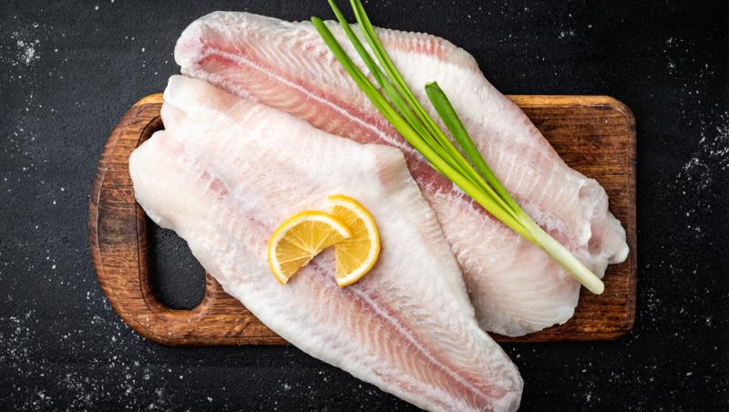 Peștele care îți afectează grav sănătatea. Este printre achizițiile populare ale românilor pentru că este ieftin