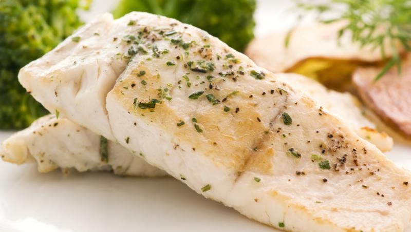 Peștele care îți afectează grav sănătatea. Este printre achizițiile populare ale românilor pentru că este ieftin