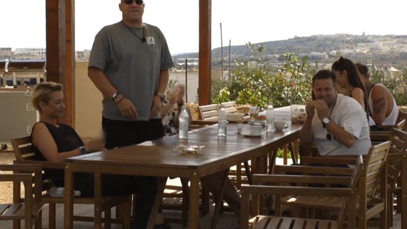 Surpriză de proporții la Power Couple România! Cine și-a făcut apariția la vilă, în ultima săptămână de competiție