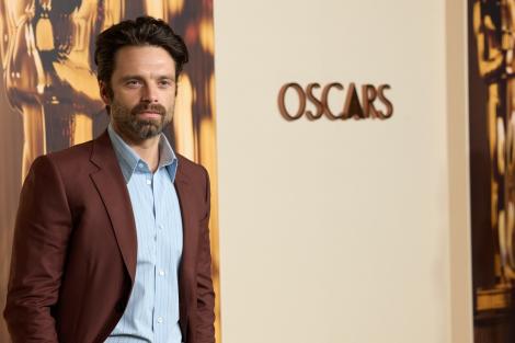 Sebastian Stan a avut o parteneră inedită pe covorul roșu. Cine l-a însoțit la Premiile Oscar
