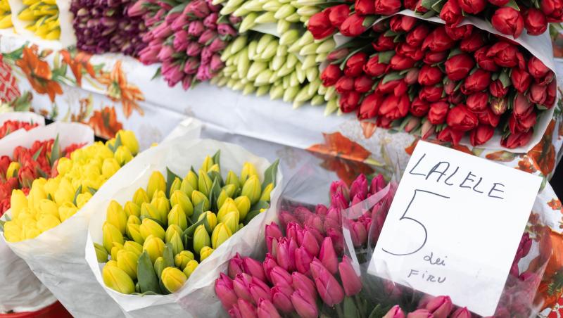 Record de vânzări la flori. Românii au cheltuit zeci de milioane de euro la început de luna martie. Ce buchete au preferat