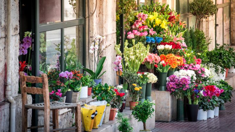 Record de vânzări la flori. Românii au cheltuit zeci de milioane de euro la început de luna martie. Ce buchete au preferat