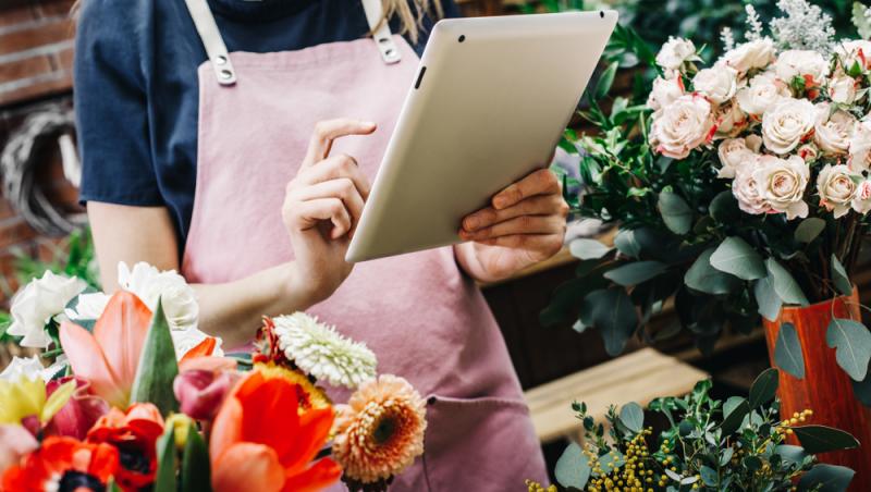 Record de vânzări la flori. Românii au cheltuit zeci de milioane de euro la început de luna martie. Ce buchete au preferat