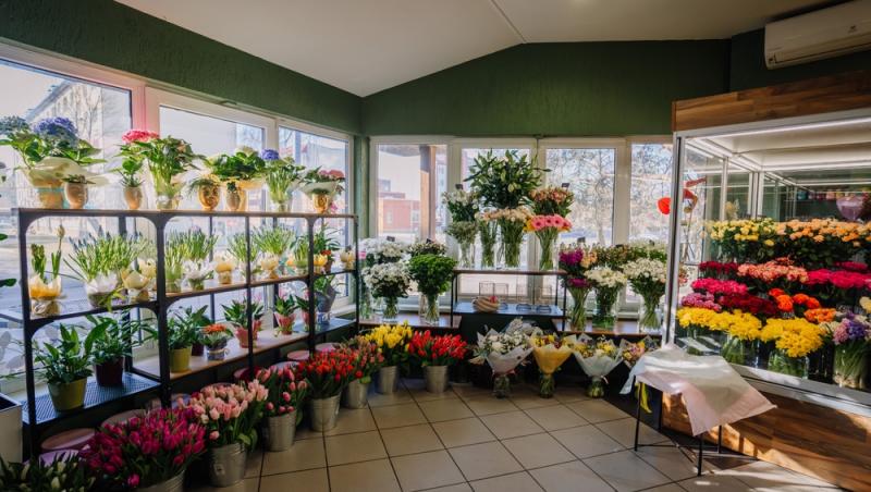 Record de vânzări la flori. Românii au cheltuit zeci de milioane de euro la început de luna martie. Ce buchete au preferat