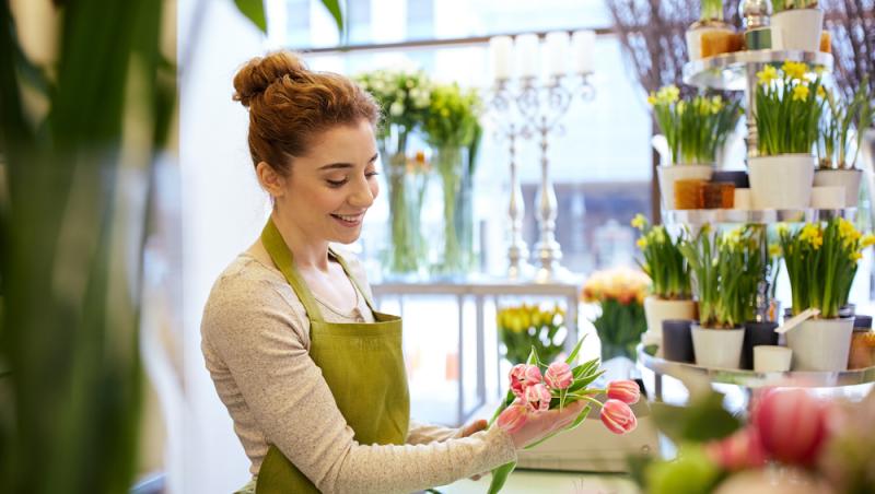 Record de vânzări la flori. Românii au cheltuit zeci de milioane de euro la început de luna martie. Ce buchete au preferat