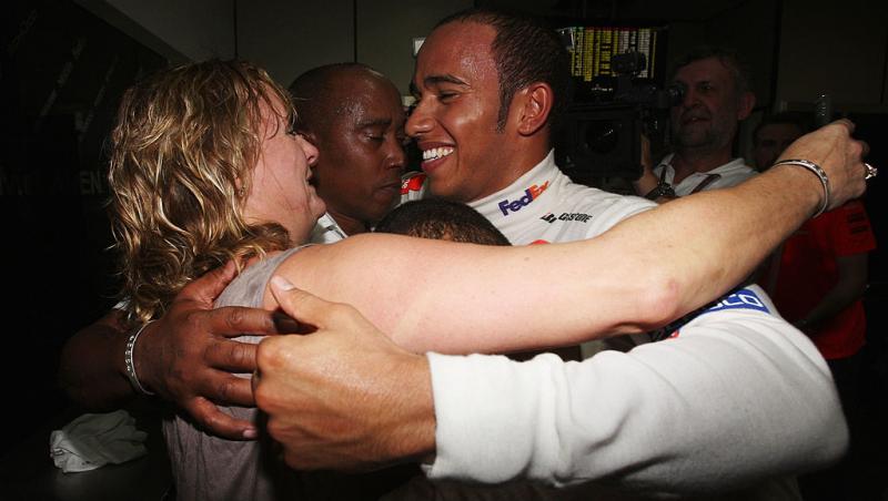 Lewis Hamilton, mesaj emoționant de Ziua Mamei. Ce relație are cu mama sa vitregă