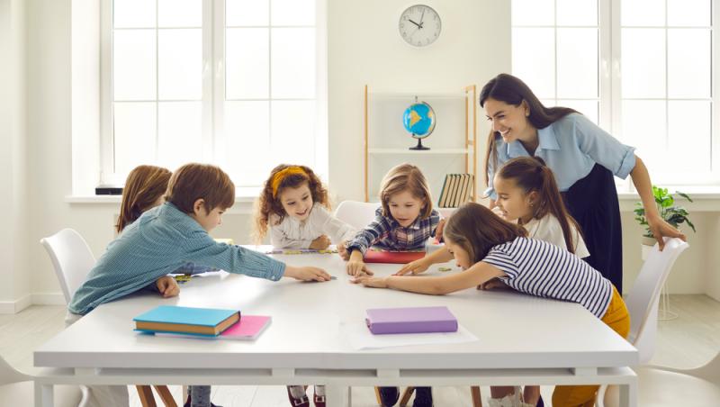 Cât costă, de fapt, învățământul gratuit din România. Părinții trebuie să dispună de un buget uriaș