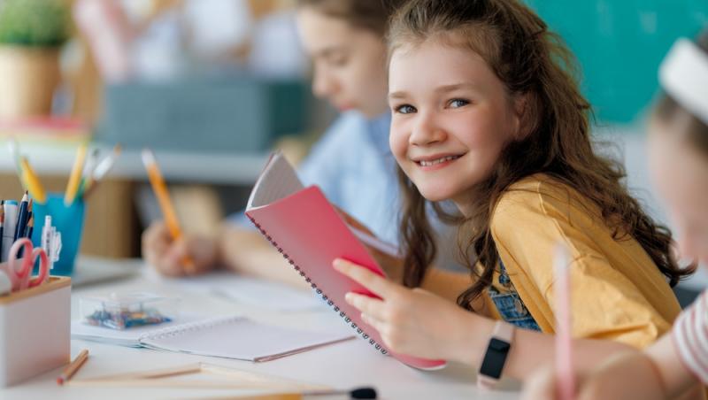Cât costă, de fapt, învățământul gratuit din România. Părinții trebuie să dispună de un buget uriaș