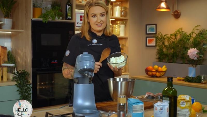 Cea mai bună rețetă de papanași cu dulceață de măceșe, pregătită de Chef Roxana Blenche la Hello Chef. Cum se pregătește