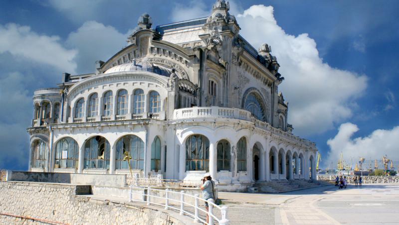 Hotelierii de pe litoral au pregătit pachete speciale pentru ziua femeii. Ce prețuri vor fi de 8 martie