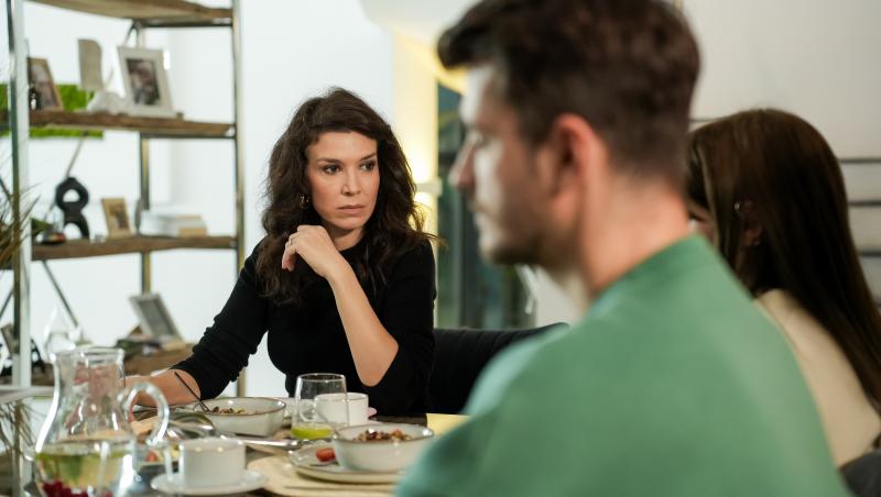 Ana, Mi-ai fost scrisă în ADN | Episodul 9 din 6 martie 2025. Ce descoperire face Sandra. În ce probleme intră Dumi