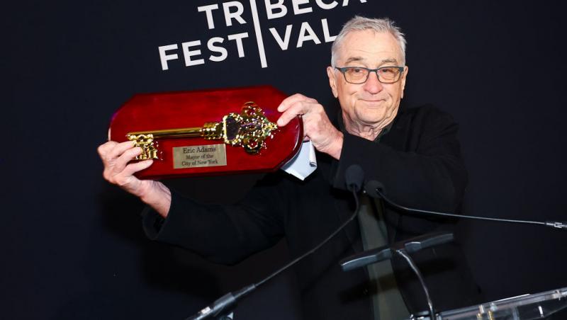 Mezina lui Robert De Niro are aproape 2 ani. Actorul de 81 de ani s-a fotografiat alături de ea. Ce reacții a stârnit
