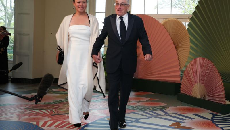 Mezina lui Robert De Niro are aproape 2 ani. Actorul de 81 de ani s-a fotografiat alături de ea. Ce reacții a stârnit