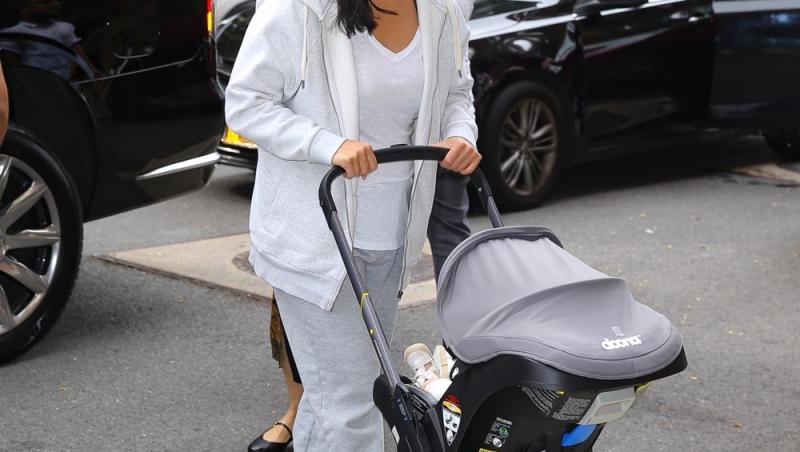 Mezina lui Robert De Niro are aproape 2 ani. Actorul de 81 de ani s-a fotografiat alături de ea. Ce reacții a stârnit