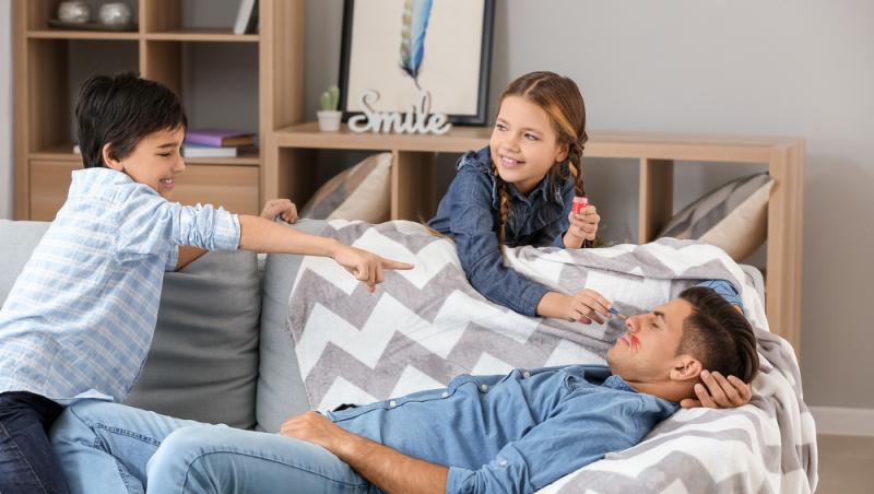 1 aprilie, Ziua Păcălelilor. Cum a luat naștere acest obicei și ce semnificație are, de fapt