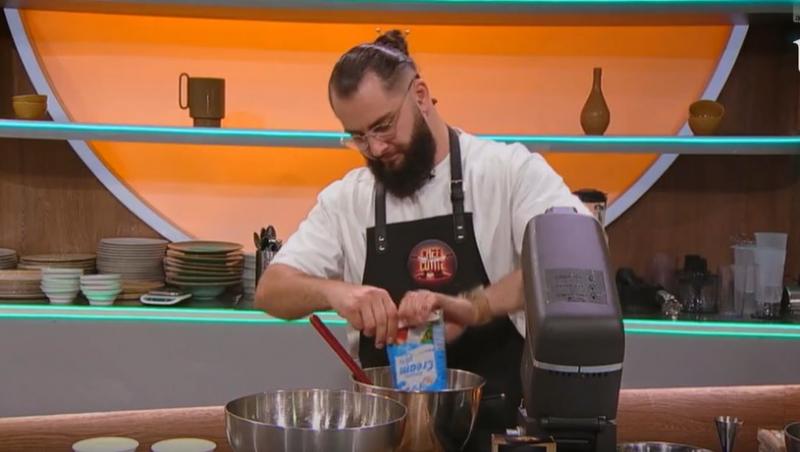 Cum a reacționat chef Alexandru Sautner când un fost angajat de-ai lui a venit la Chefi la cuțite: „Mai sunteți supărat pe mine?”