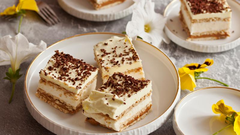 Prăjitură de post cu biscuiți și budincă fără coacere