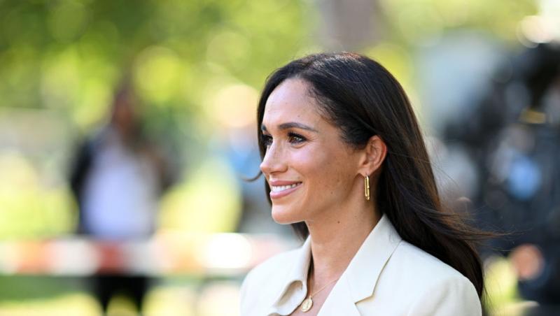 Afacerea lui Meghan Markle sub scrutinul publicului. Deși și-a epuizat stocul într-o oră, clienții cer banii înapoi