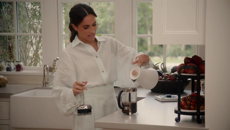 Afacerea lui Meghan Markle sub scrutinul publicului. Deși și-a epuizat stocul într-o oră, clienții cer banii înapoi