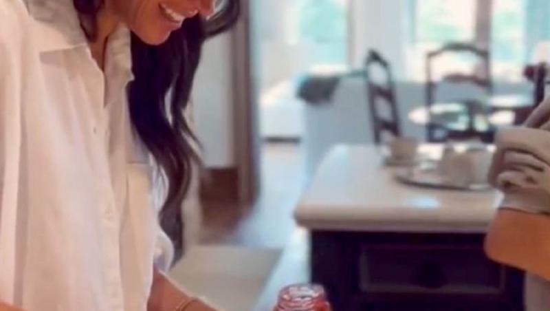 Afacerea lui Meghan Markle sub scrutinul publicului. Deși și-a epuizat stocul într-o oră, clienții cer banii înapoi