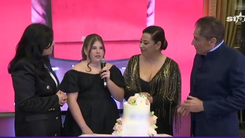 Petre Roman, apariție surpriză la aniversarea Oanei Roman. Imaginile care dovedesc că au trecut peste toate neînțelegerile