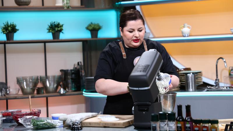 Chefi la cuțite, 14 aprilie 2025. Concurenta care i-a emoționat complet pe chefi și a primit cuțitul de trecere. Surpriza ediției