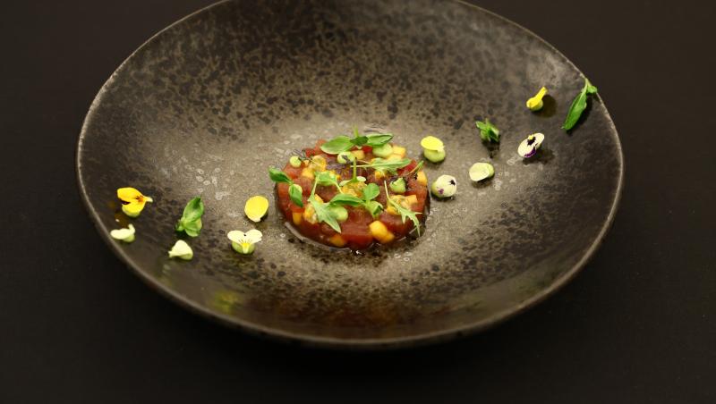 Chefi la cuțite, 14 aprilie 2025. Concurenta care i-a emoționat complet pe chefi și a primit cuțitul de trecere. Surpriza ediției