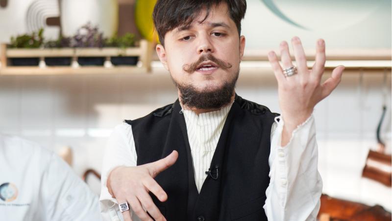 Hello Chef sezon 9, 12 aprilie 2025. Rețeta Roxanei Blenche pentru piftie de știucă cu icre de morun. Ce a votat Bogdan Simion