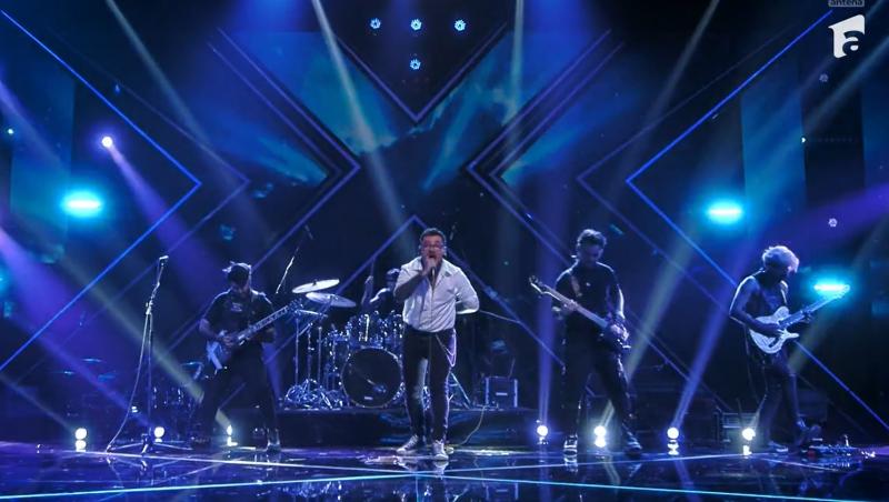 Trupa Taking Back August a făcut show pe scena X Factor! Ce detaliu au observat mulți la solist