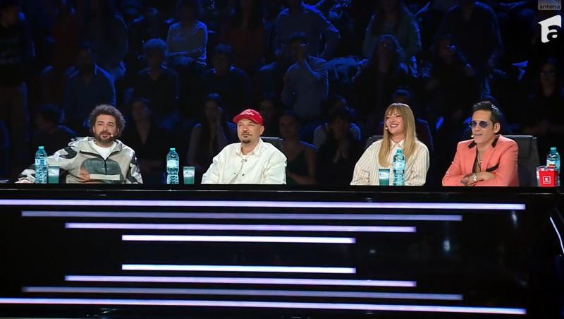 Trupa Taking Back August a făcut show pe scena X Factor! Ce detaliu au observat mulți la solist