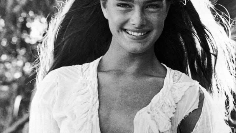 Brooke Shields s-a fotografiat în costum de baie la aproape 60 de ani. Cum arată în prezent actrița din Laguna Albastră