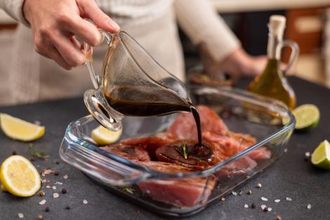 Rețetă de baiț pentru miel la cuptor. Ingredientele care nu trebuie să-ți lipsească