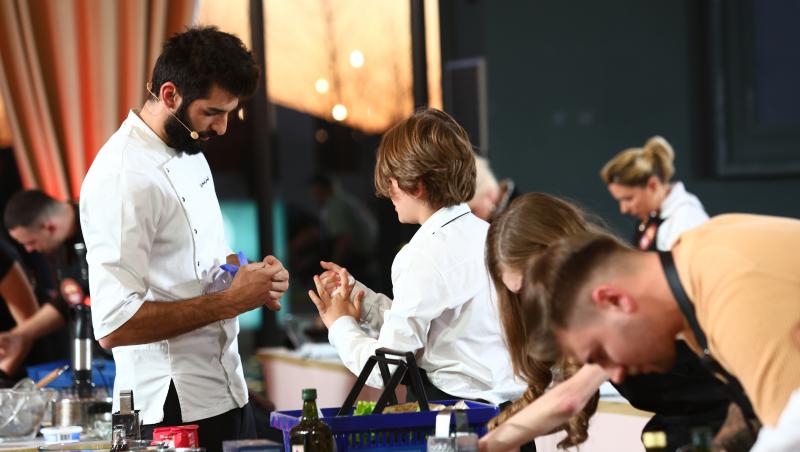 Chefi la cuțite, 15 aprilie 2025. Etapa de Bootcamp a luat sfârșit. Ce concurenți formează echipele chefilor și ce culori vor avea