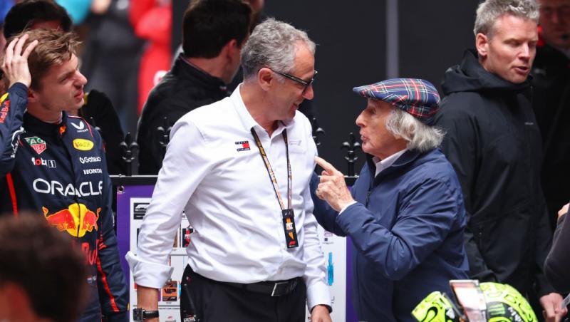 Michael Schumacher a semnat alături de ceilalți campioni mondiali casca purtată de Jackie Stewart duminică la Bahrain