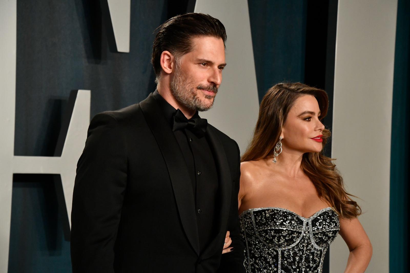 Sofia Vergara alături de soțul ei, îmbrăcați elegant