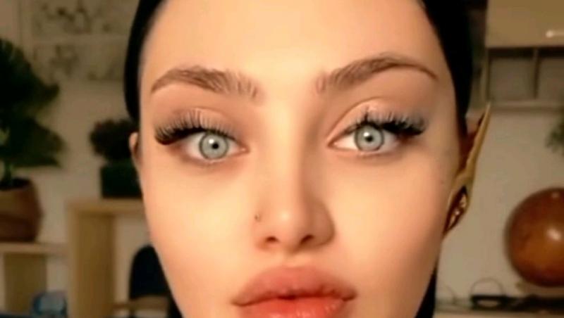 Adina Asăvoaiei machiată glam