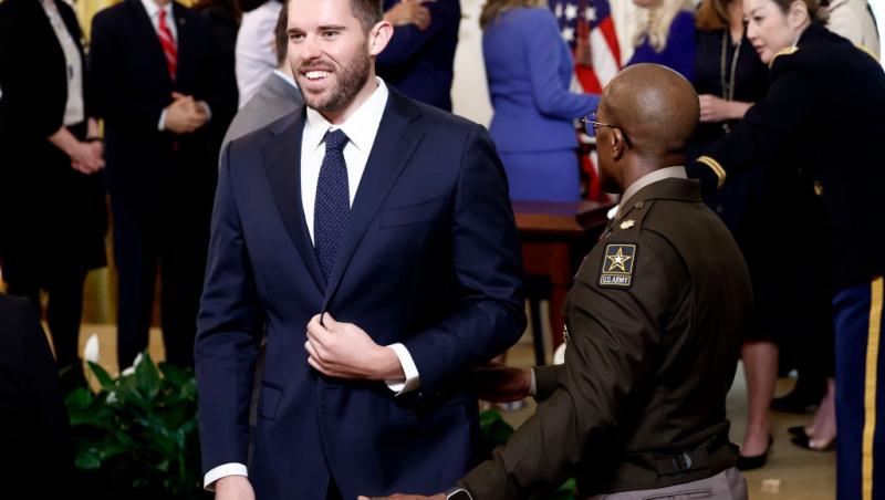 Christopher Schwarzenegger, fiul Mariei Shriver, coboară de pe scenă după ce l-a salutat pe președintele SUA