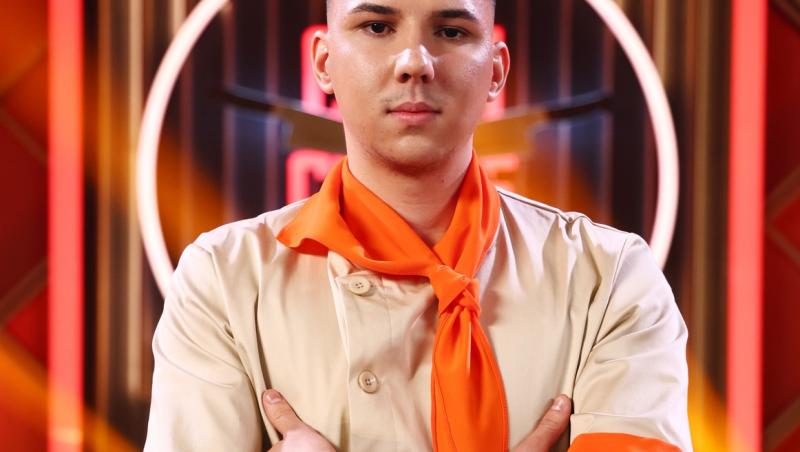 Cine sunt concurenții din echipa lui Chef Richard Abou Zaki la Chefi la cuțite 2025. Ei poartă tunica portocalie