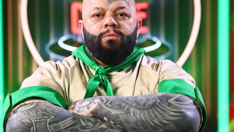 Cine sunt concurenții din echipa condusă de Alexandru Sautner și Ștefan Popescu la Chefi la cuțite 2025. Ei poartă tunica verde