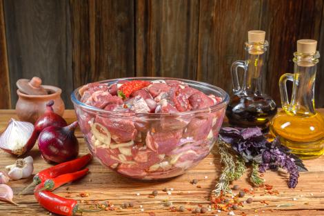 Marinadă pentru miel. 5 rețete de marinadă pentru o friptură fragedă de miel la cuptor sau grătar