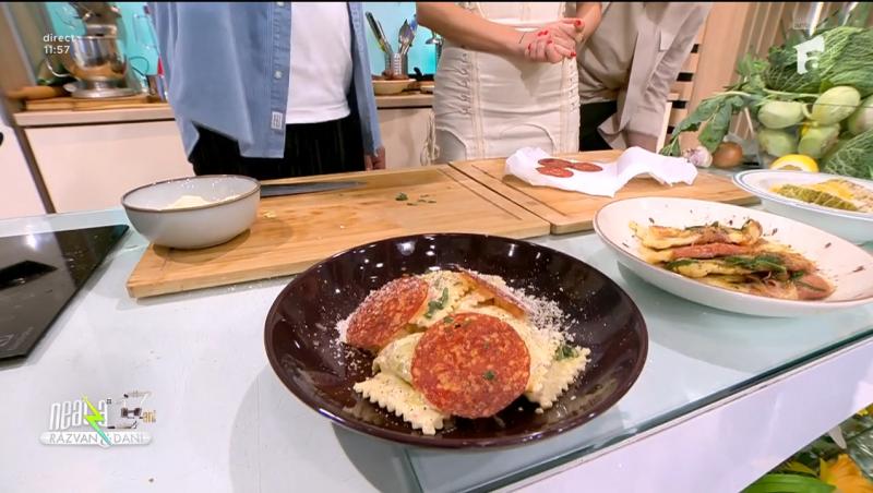 Rețeta de ravioli cu sos cremos și salami crocant, pregătită de Chef Nicolai Tand la Neatza cu Răzvan și Dani