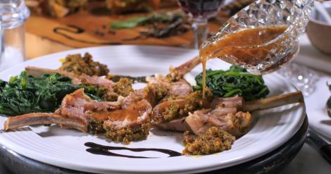 Sosul pentru carne de miel lui Gordon Ramsay. Cum să îl prepari acasă pentru o masă de cinci stele